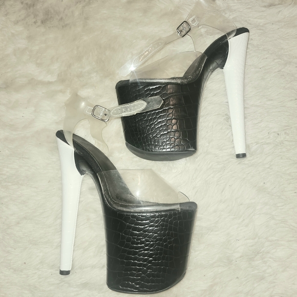 Hella Heels 8 Inch Snapped Sandals Size 9 - Picture 3 of 3